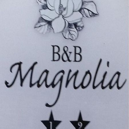 Magnolia Bed & Breakfast กาซาเล มอนแฟร์ราโต ภายนอก รูปภาพ